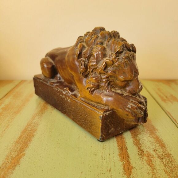 Vintage Universal Statuary Cast Lion Sculpture – Mid-Century Bronze Finish - Picture 4 of 12